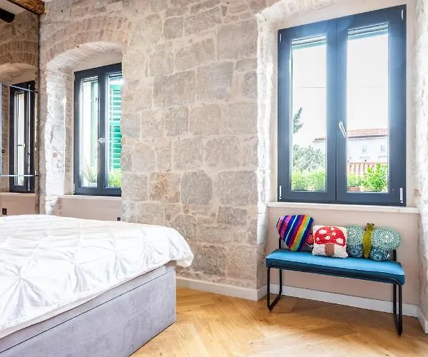 Circle בית הארחה